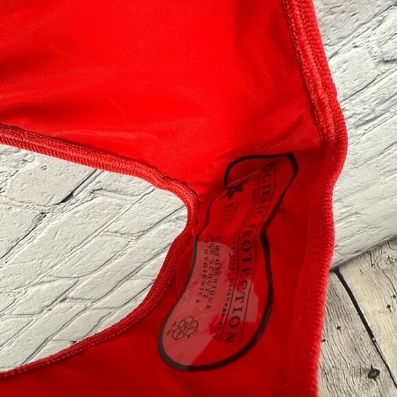 Alexandra Miro Bella Swimsuit Cut-Out Side Gold Heart Buttons Textured Red M NWT - Picture 7 of 10